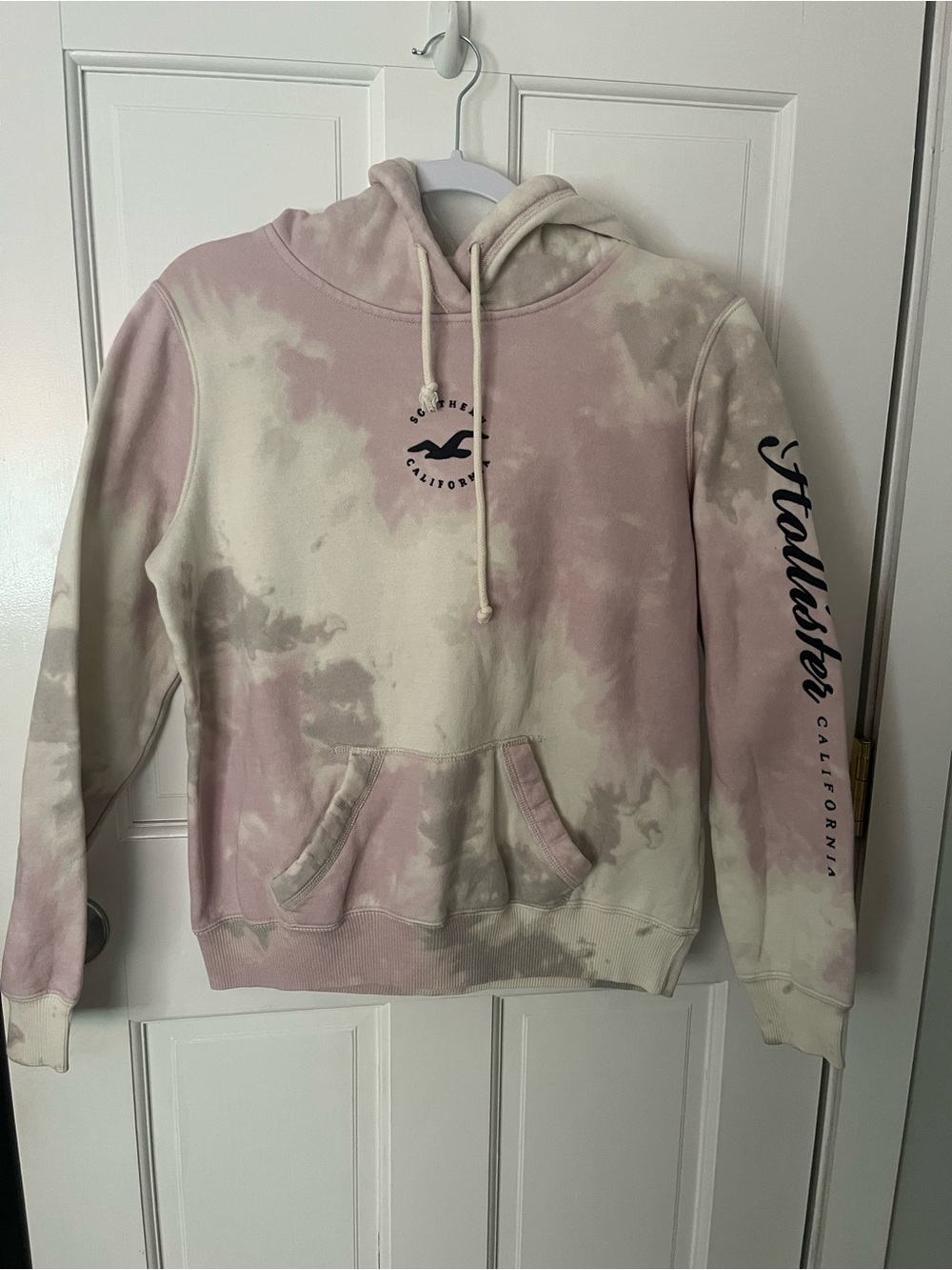 Hollister Pink and Cream Tie-Dye Pullover Hoodie